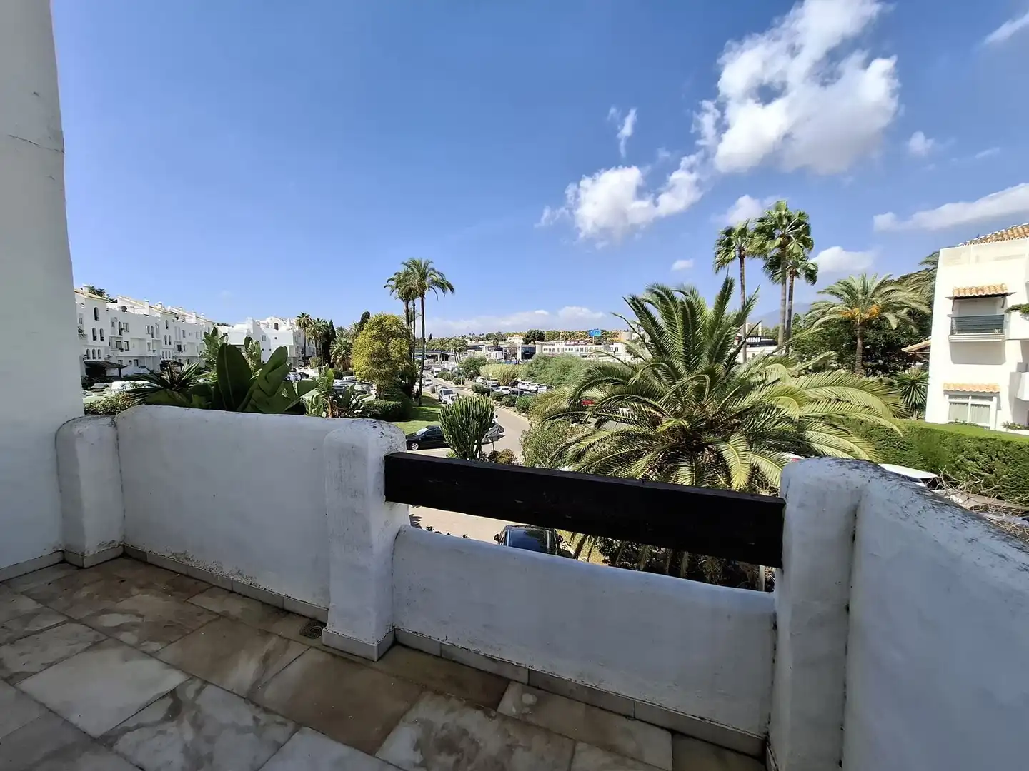 Vista exterior de Pis en venda en Marbella amb Aire condicionat, Moblat i TV