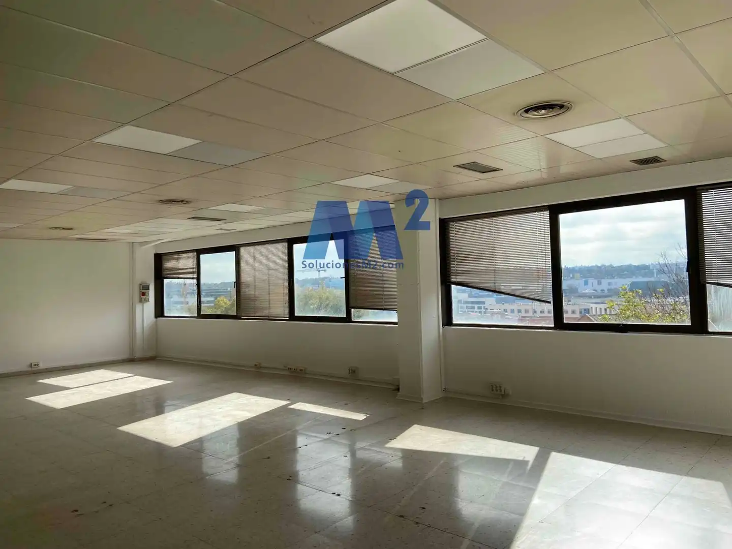 Fabrikhallen zur Miete in Alcobendas