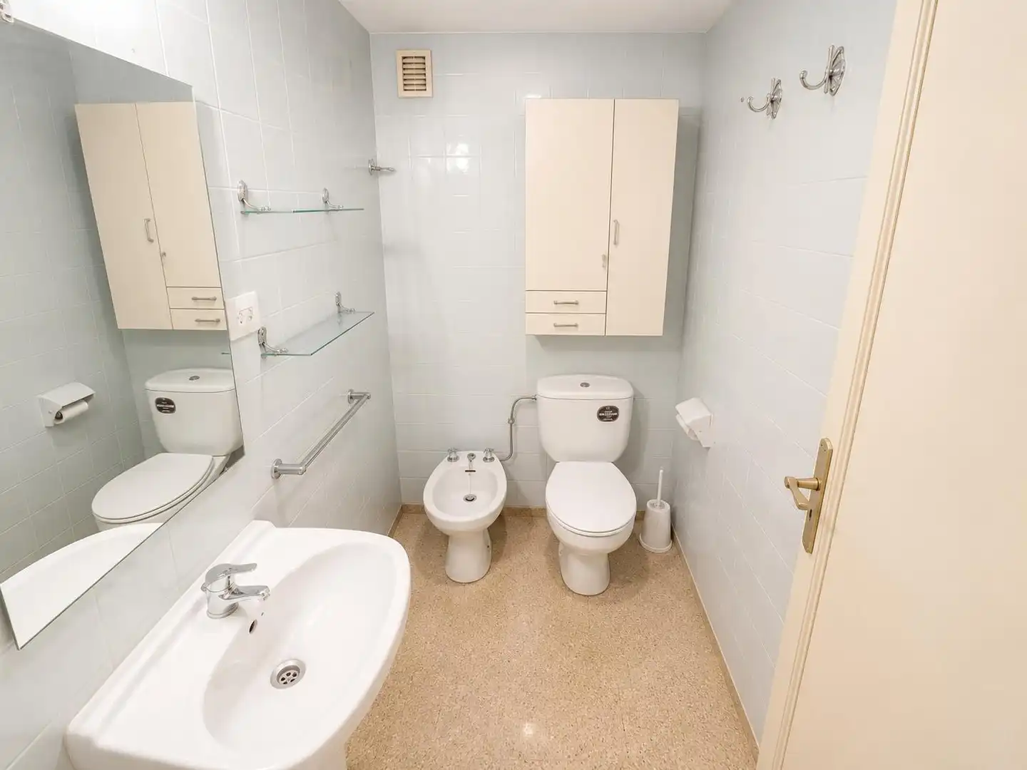 Baño de Piso en venta en Valencia con Calefacción y Balcón