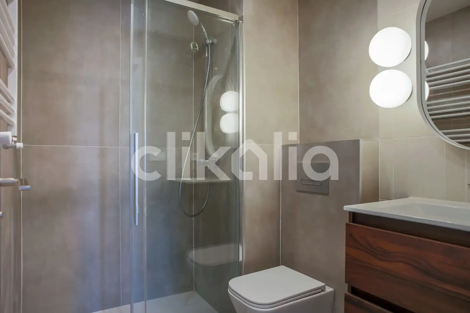 Badezimmer von Wohnung zum Verkauf in Madrid mit Klimaanlage, Heizung und Terrasse