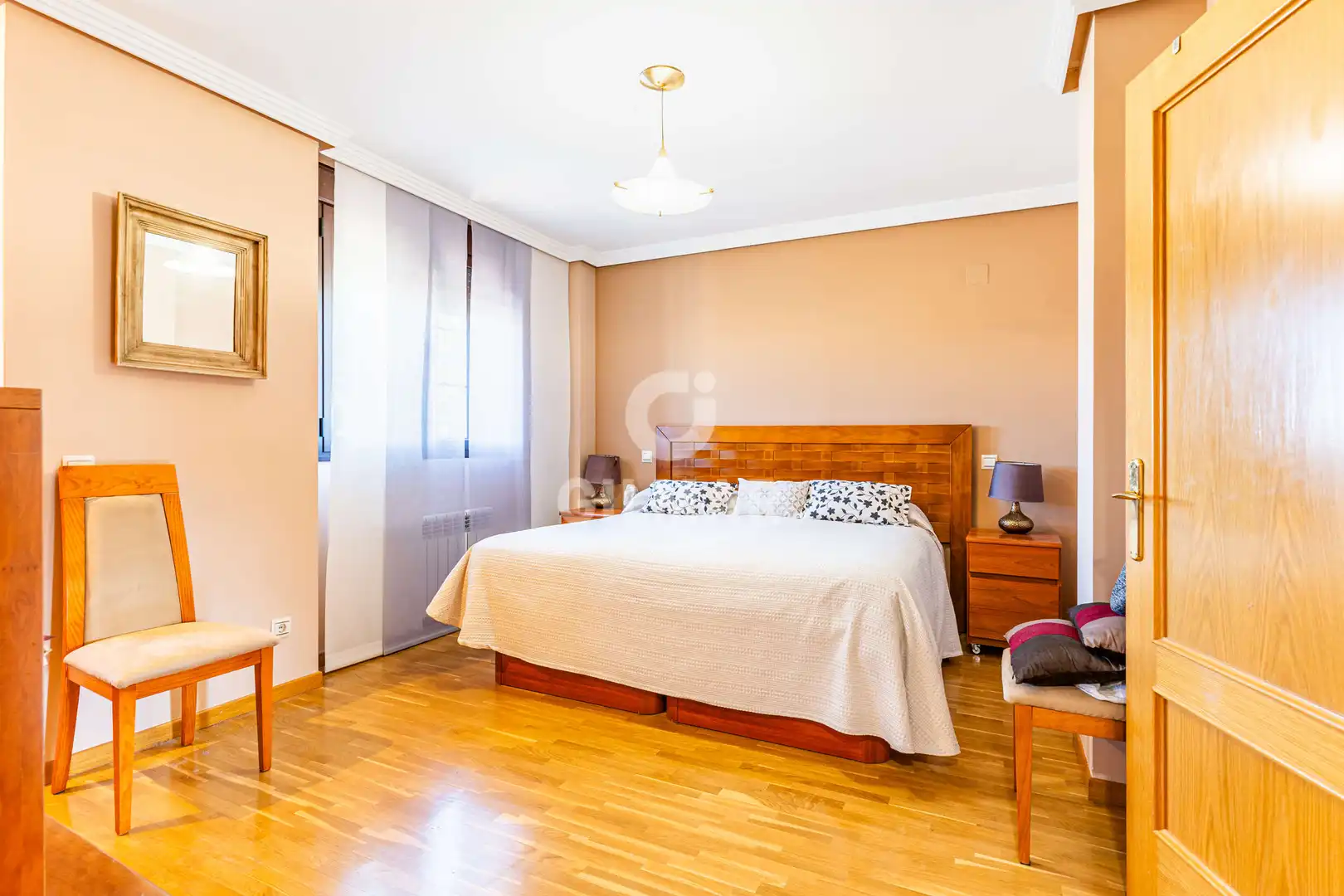 Schlafzimmer von Einfamilien-Reihenhaus zum Verkauf in Arroyomolinos (Madrid) mit Heizung, Privatgarten und Schwimmbad