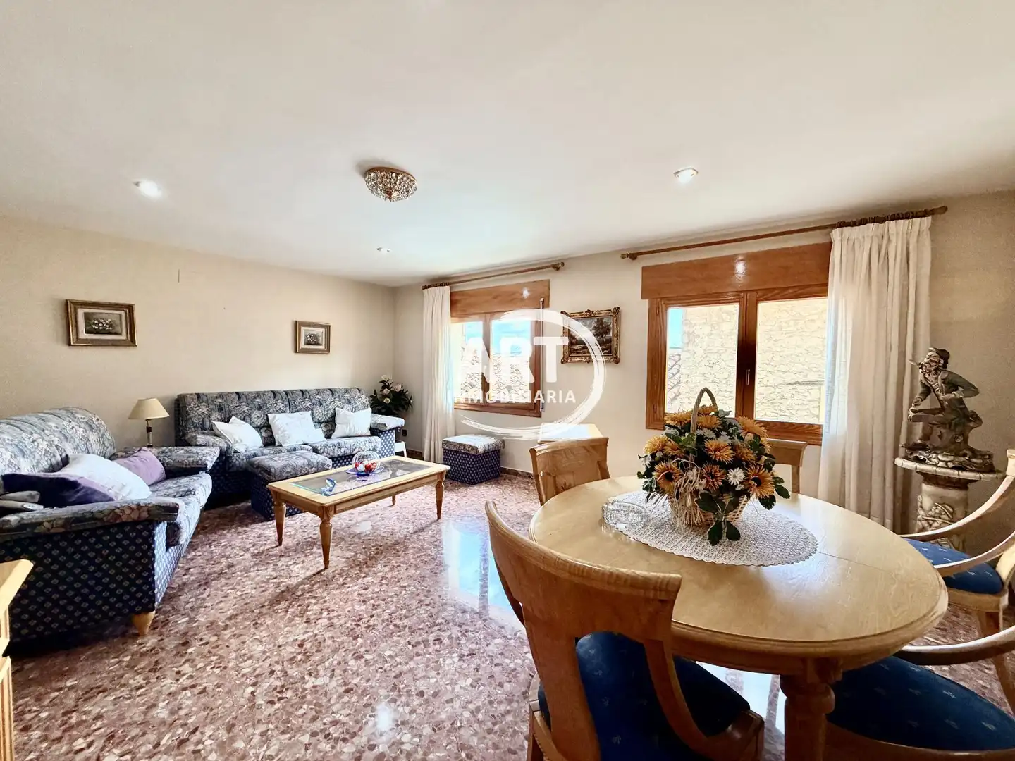 Sala d'estar de Casa o xalet en venda en Cedrillas amb Calefacció, Terrassa i Traster