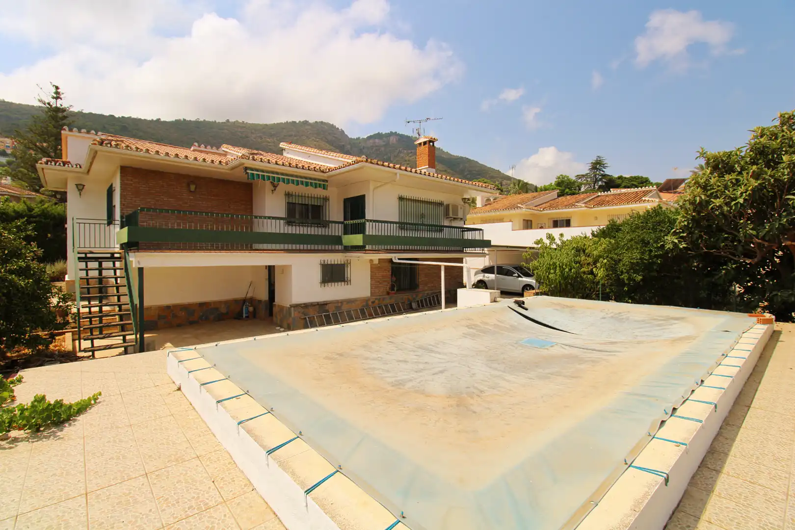 Vista exterior de Casa o chalet en venta en Alhaurín de la Torre con Aire acondicionado, Calefacción y Jardín privado
