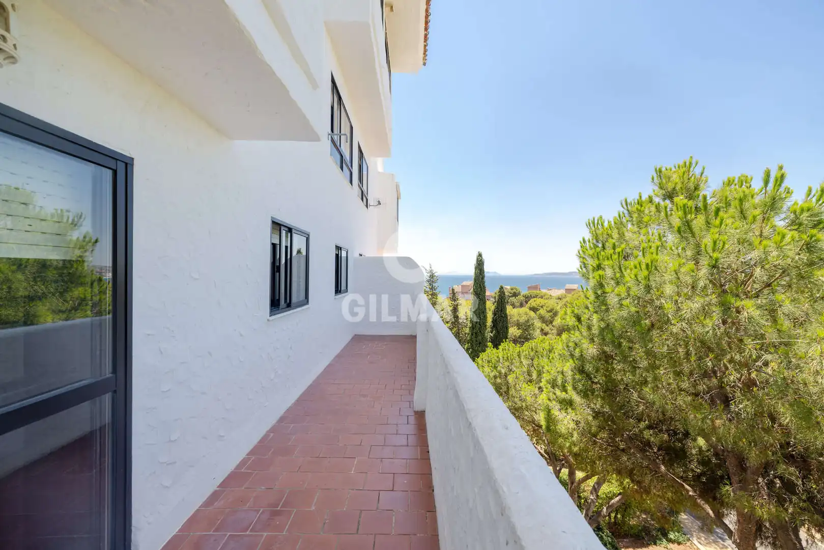 Vista exterior de Dúplex en venda en Estepona amb Calefacció, Traster i Piscina
