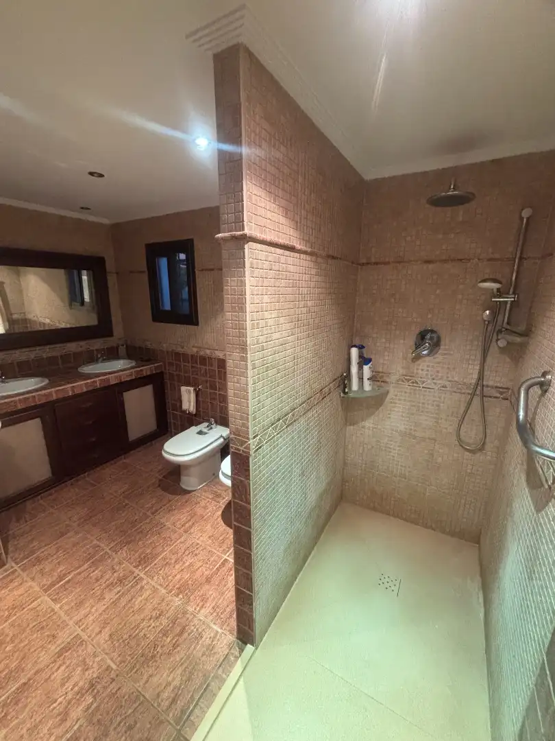 Baño de Casa o chalet en venta en Marbella con Aire acondicionado, Calefacción y Jardín privado