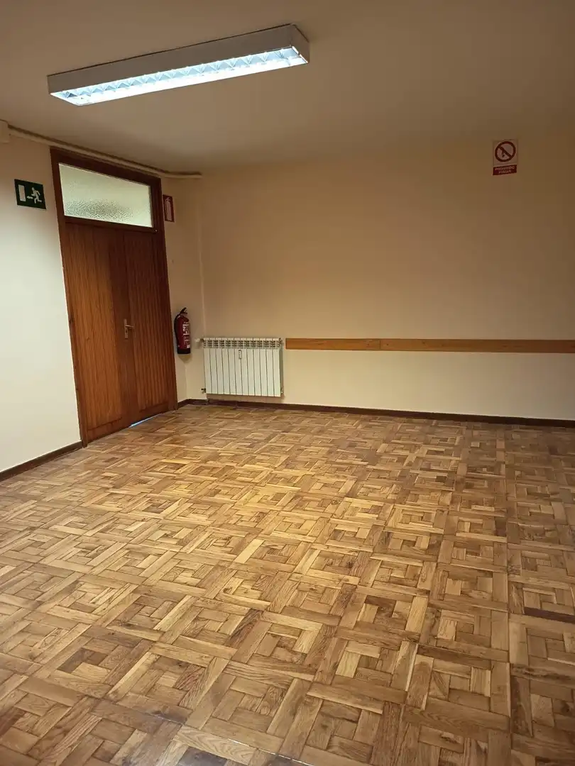 Büro zur Miete in Palencia mit Klimaanlage und Heizung