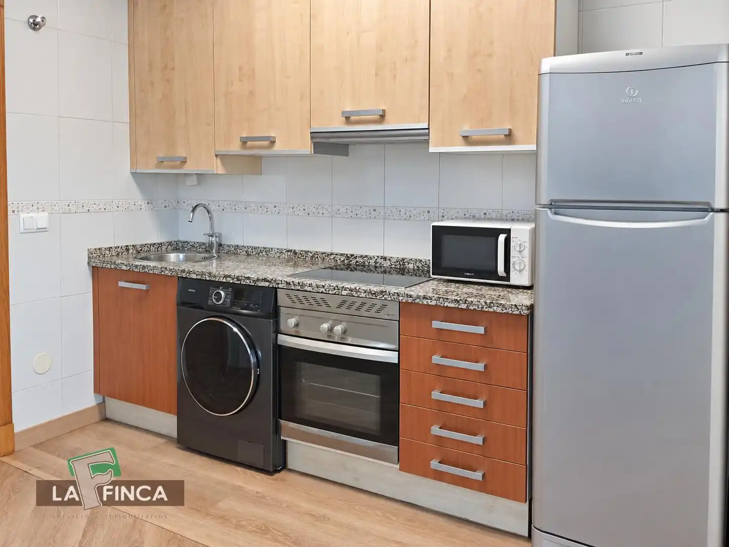 Cocina de Estudio de alquiler en HUCA - La Cadellada
