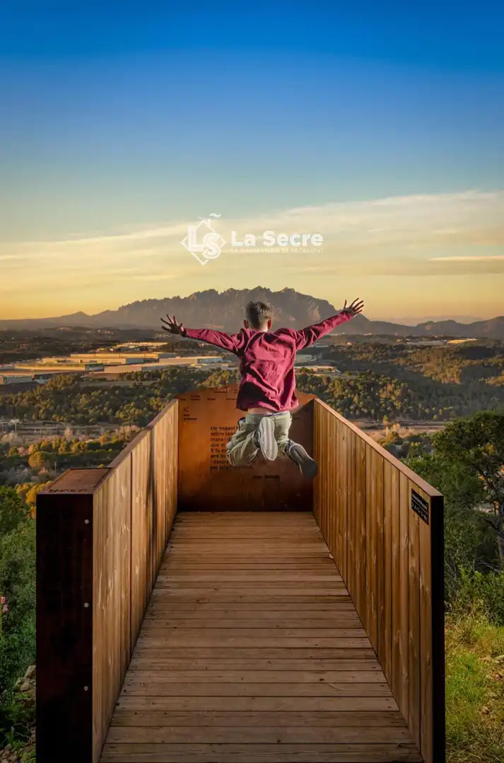 Vista exterior de Dúplex en venda en Castellví de Rosanes amb Aire condicionat, Calefacció i Terrassa