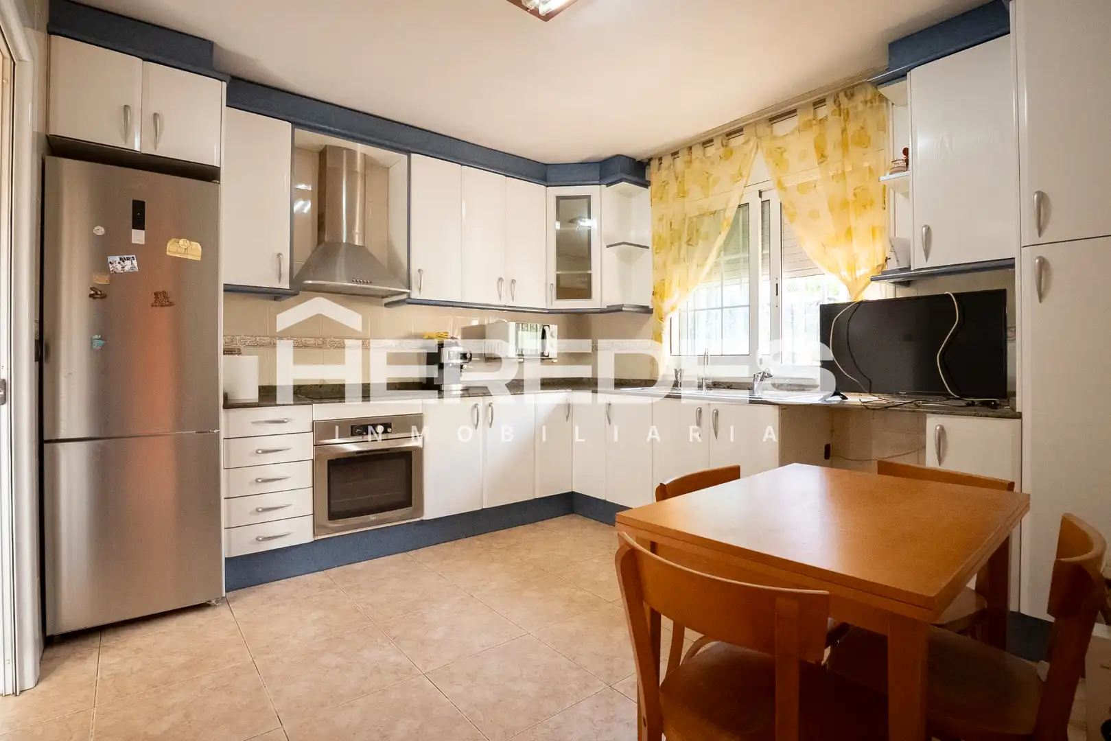 Cocina de Casa o chalet en venta en Torrelles de Llobregat con Calefacción, Jardín privado y Terraza