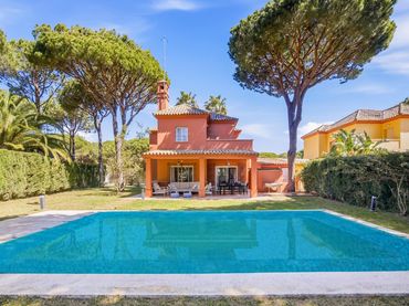 Chalet con balcón en venta en Calle Martiniano