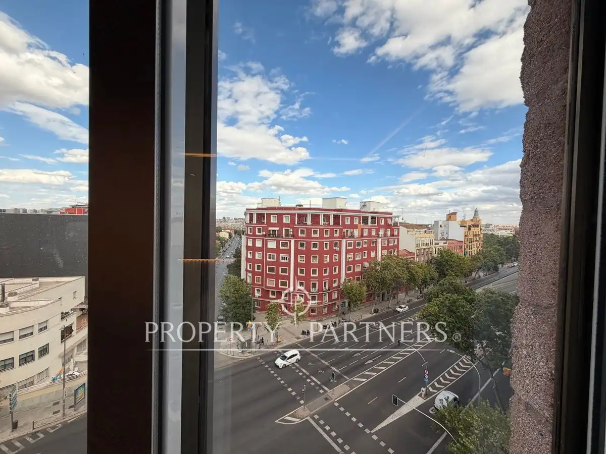 Vista exterior de Apartamento de alquiler en Madrid con Aire acondicionado y Piscina