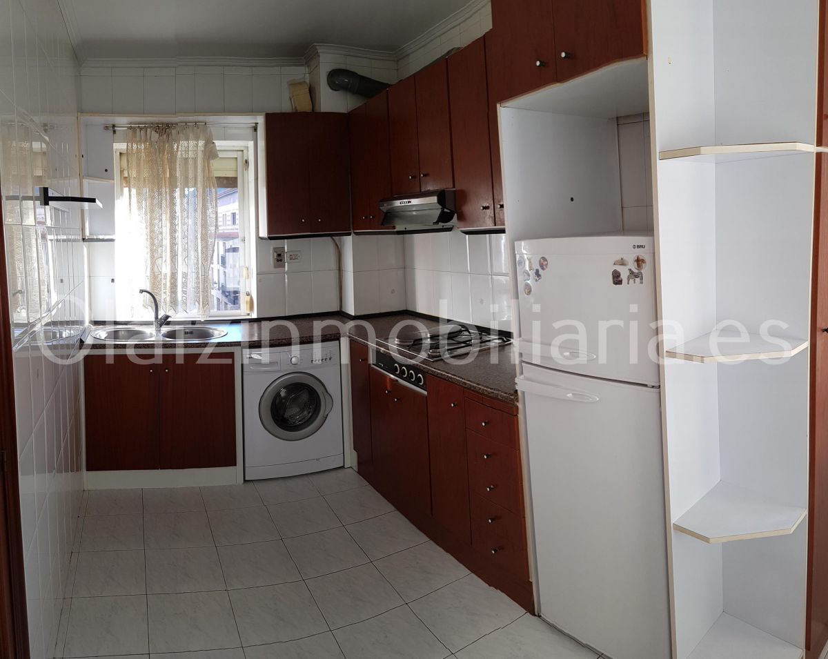 Kitchen of Flat for sale in Balmaseda  with Storage room