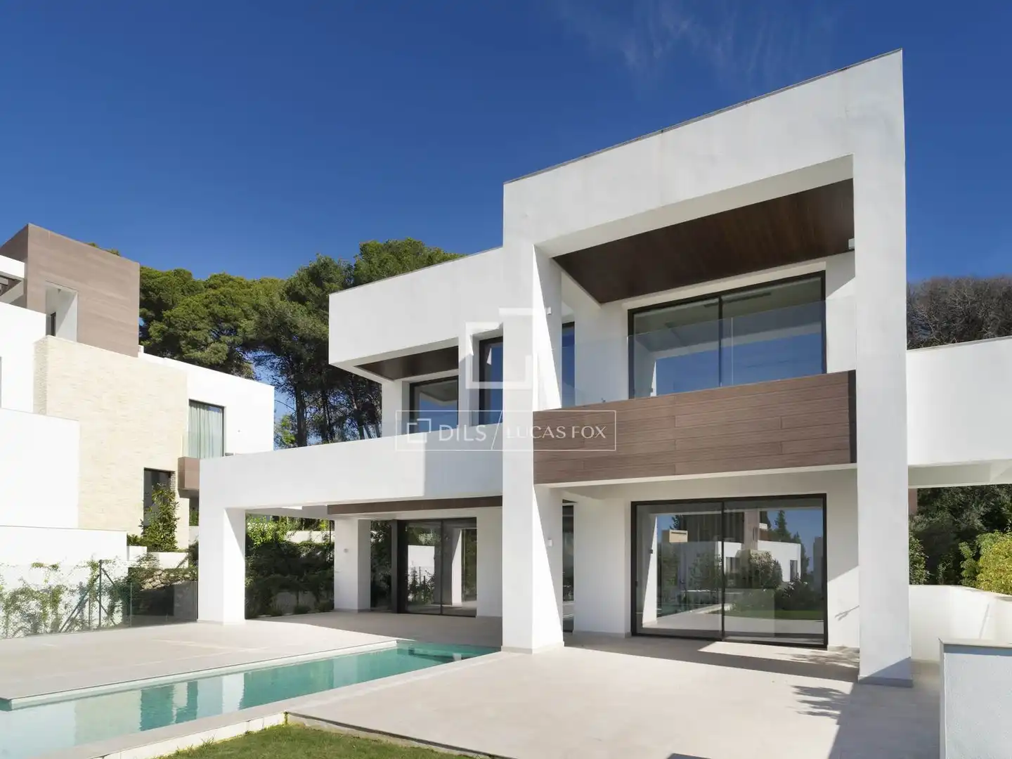 Vista exterior de Casa o chalet en venta en Marbella con Aire acondicionado, Calefacción y Jardín privado