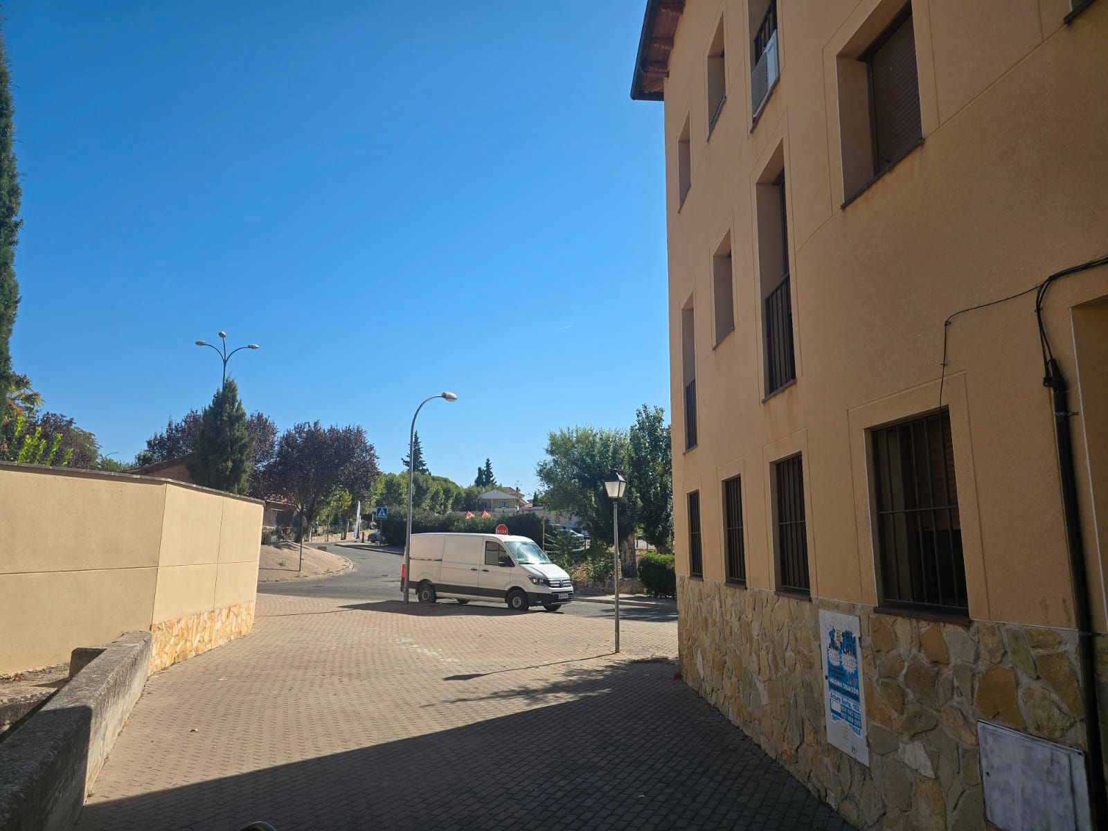 Vista exterior de Pis en venda en Torrelaguna