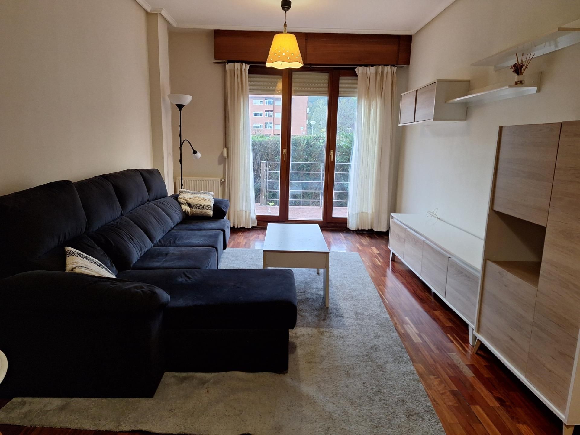 Sala d'estar de Pis de lloguer en Güeñes amb Calefacció, Jardí privat i Terrassa