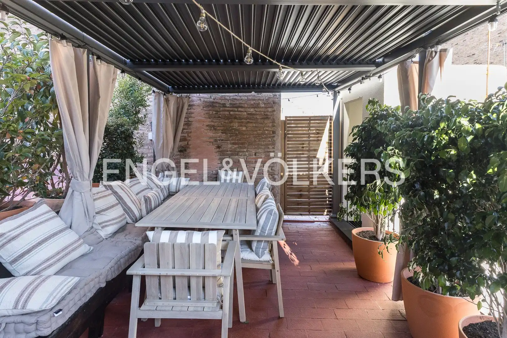 Attic for sale in Sants