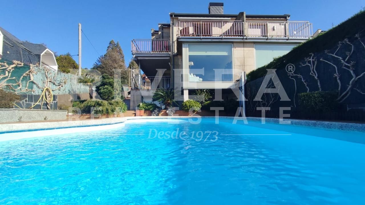 Vista exterior de Casa adosada en venta en Sanxenxo con Calefacción, Jardín privado y Terraza