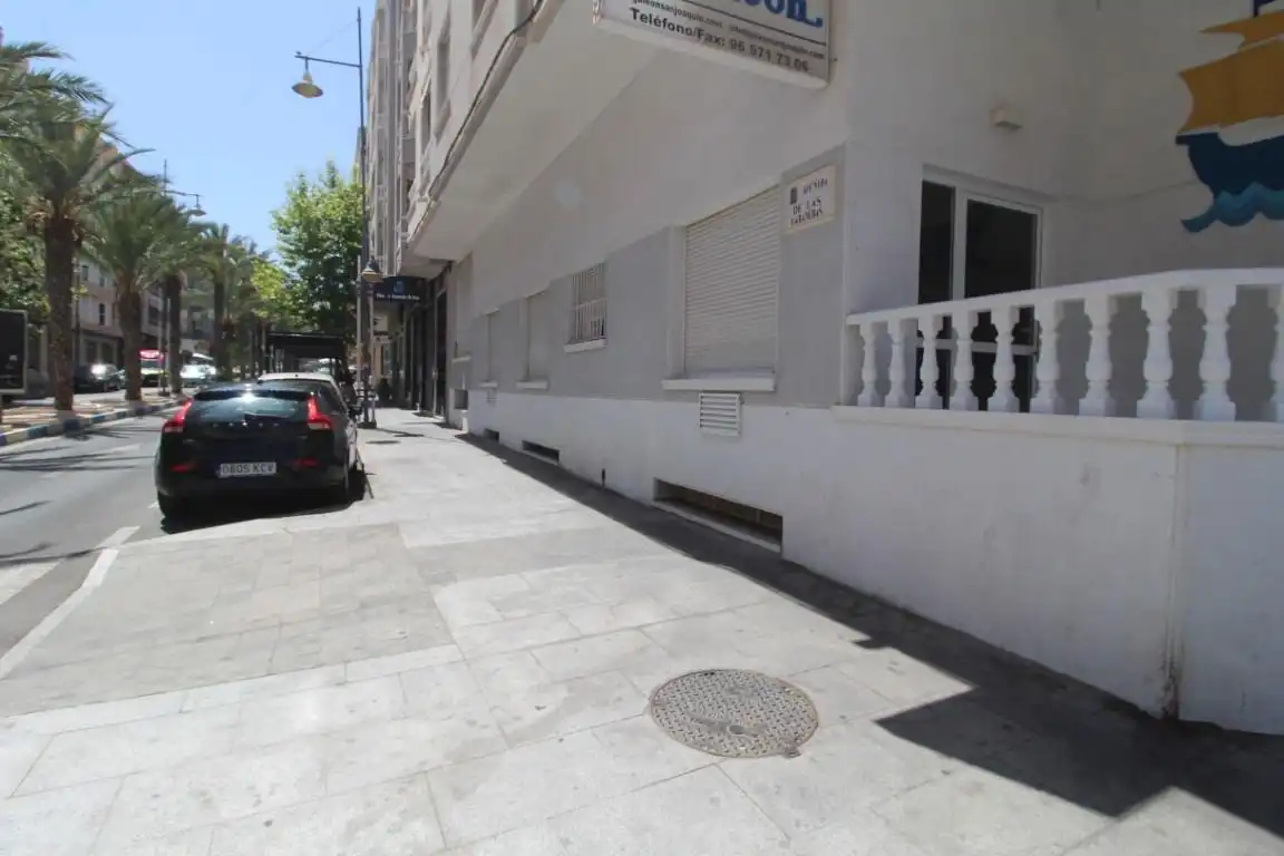 Vista exterior de Planta baja en venta en Torrevieja con Terraza