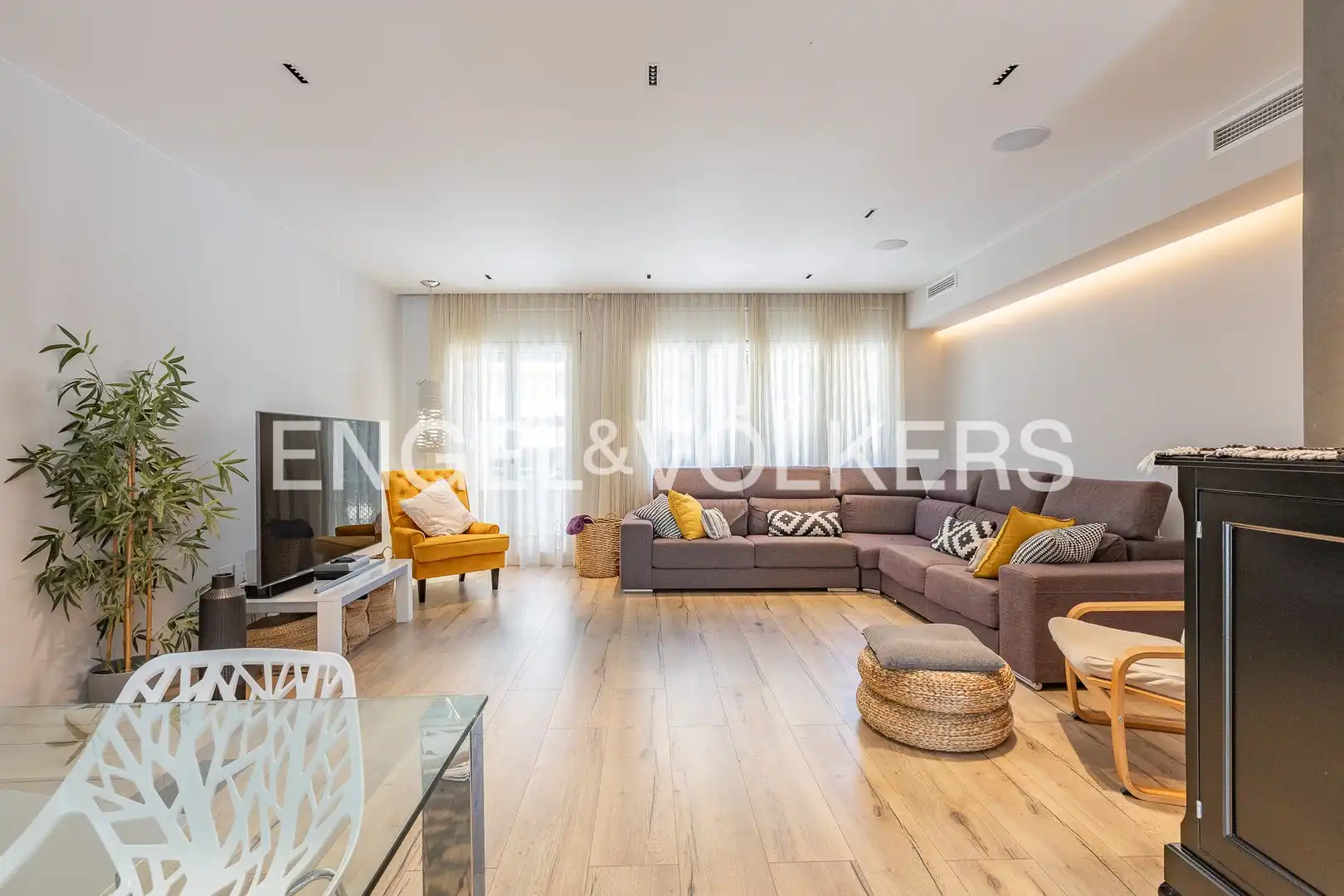 Sala d'estar de Casa o xalet en venda en Sabadell amb Aire condicionat, Calefacció i Jardí privat