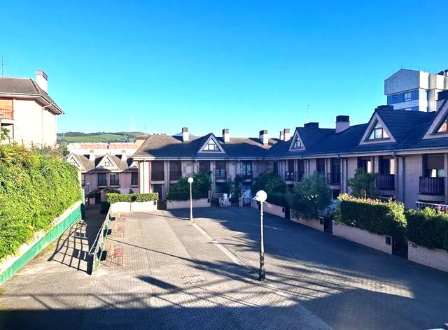 Casa-chalet en Venta en Mendipe Kalea en Rekalde Centro