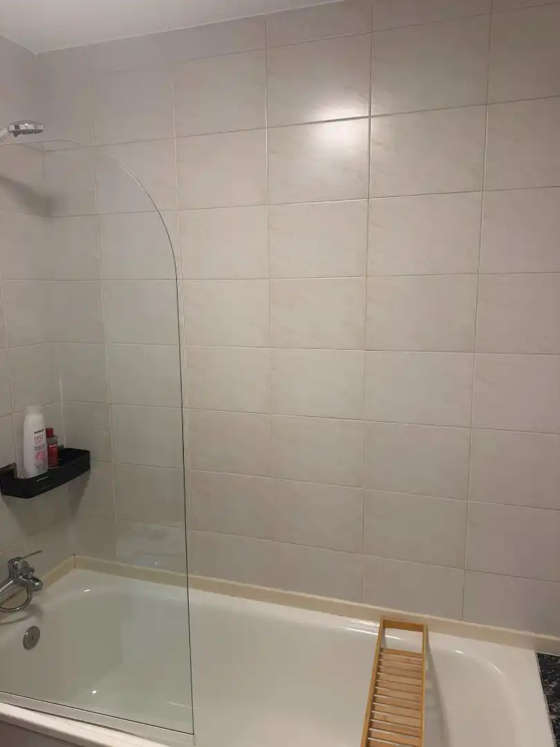 Baño de Piso de alquiler en Lugo con Calefacción, Terraza y Amueblado
