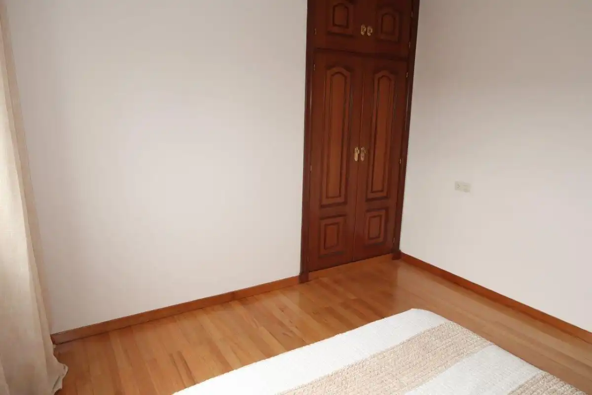 Wohnung zur Miete in Pasaje al Burgo, Eirís