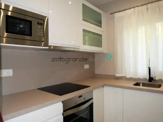 Cocina de Apartamento de alquiler en Sotogrande con Calefacción, Terraza y Amueblado