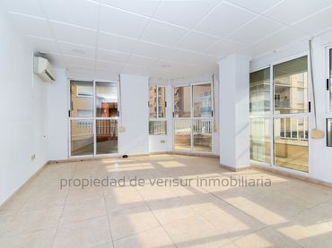 Office space with lift to rent in Casco Antiguo