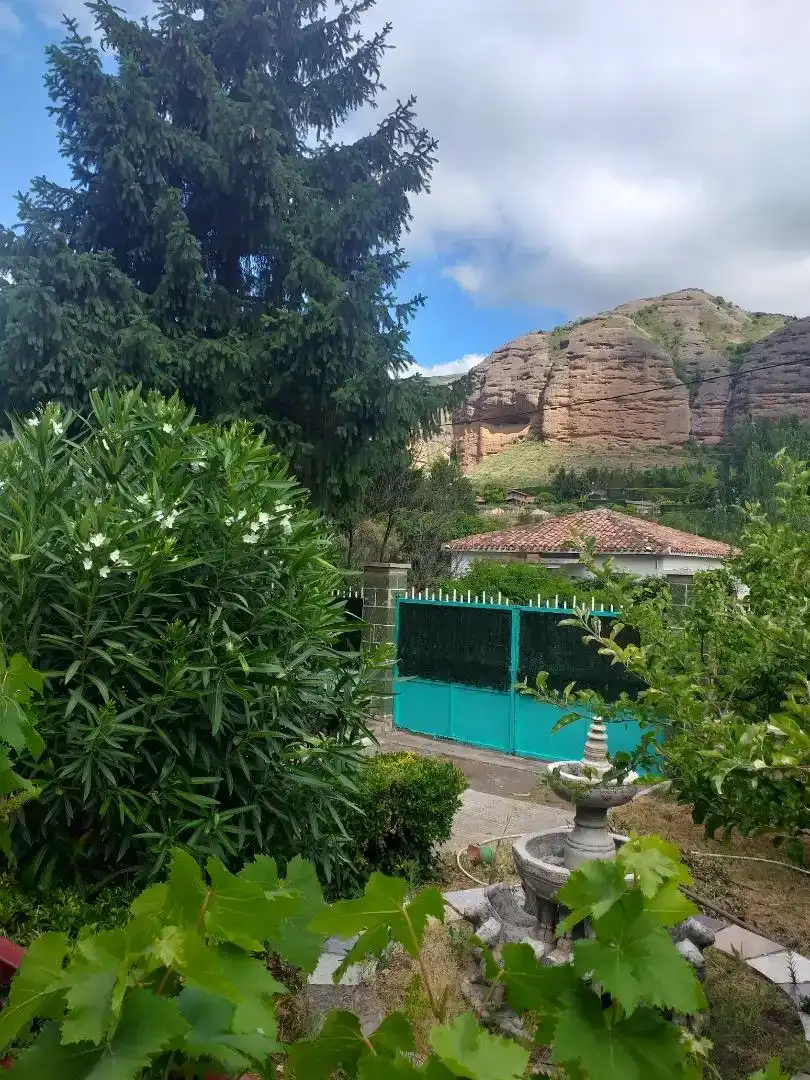 Vista exterior de Casa o xalet en venda en Viguera amb Piscina i Balcó