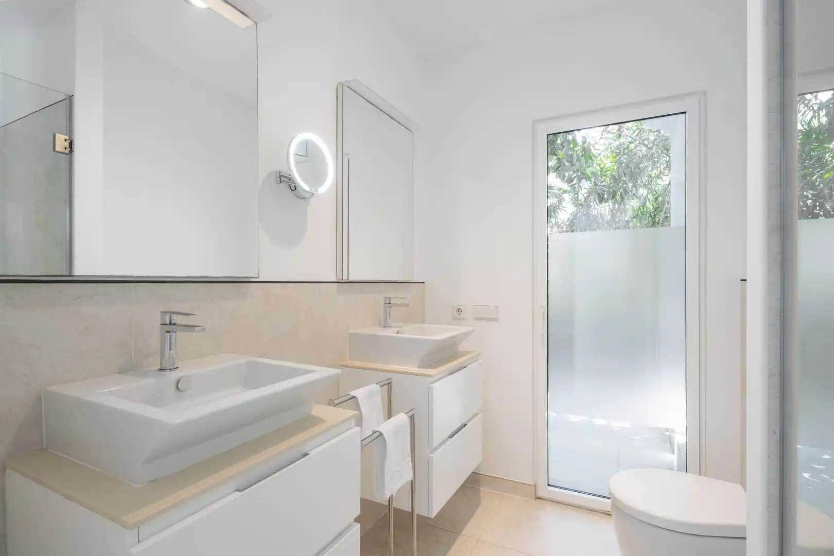 Bany de Casa o xalet de lloguer en Marbella amb Aire condicionat, Jardí privat i Terrassa