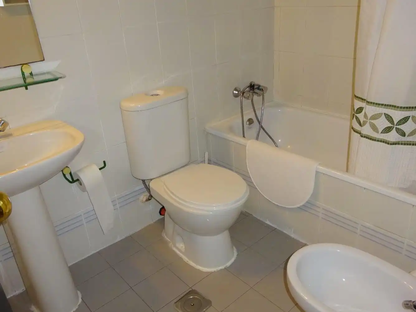 Baño de Apartamento de alquiler en Sevilla con Aire acondicionado, Calefacción y Amueblado