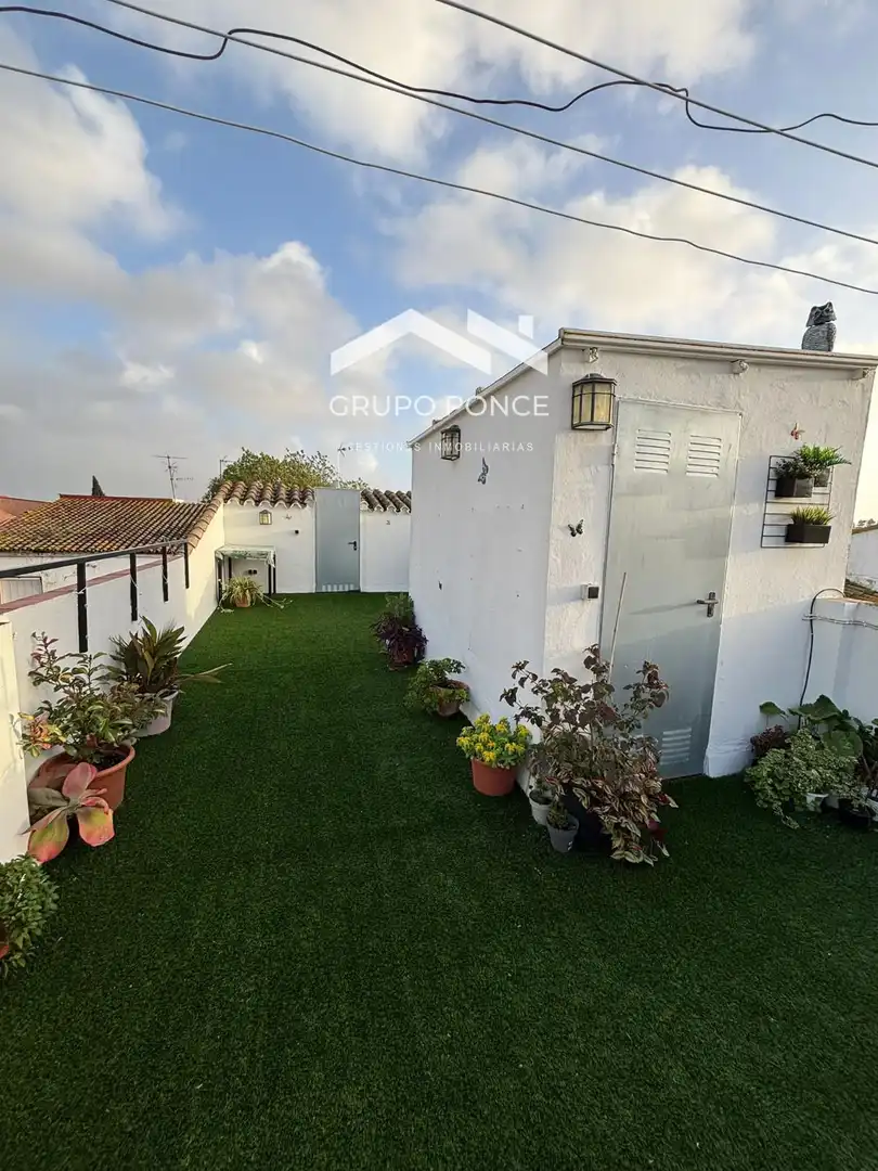 Vista exterior de Casa o chalet en venta en Jerez de la Frontera con Aire acondicionado, Trastero y Amueblado