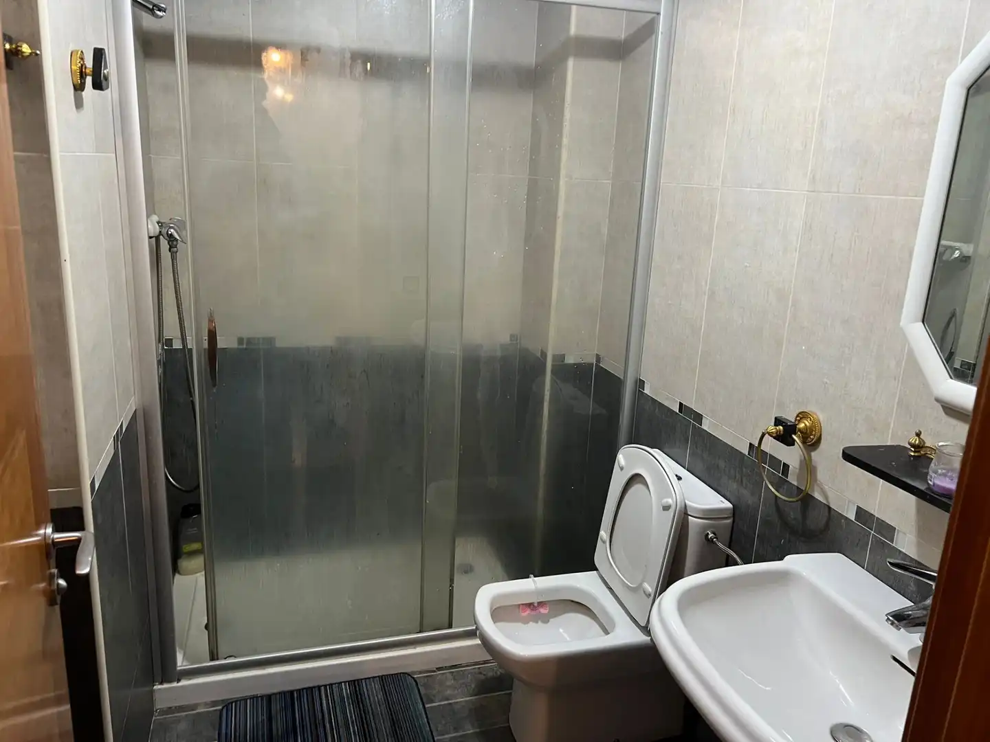 Baño de Piso en venta en Guijuelo con Calefacción y Amueblado