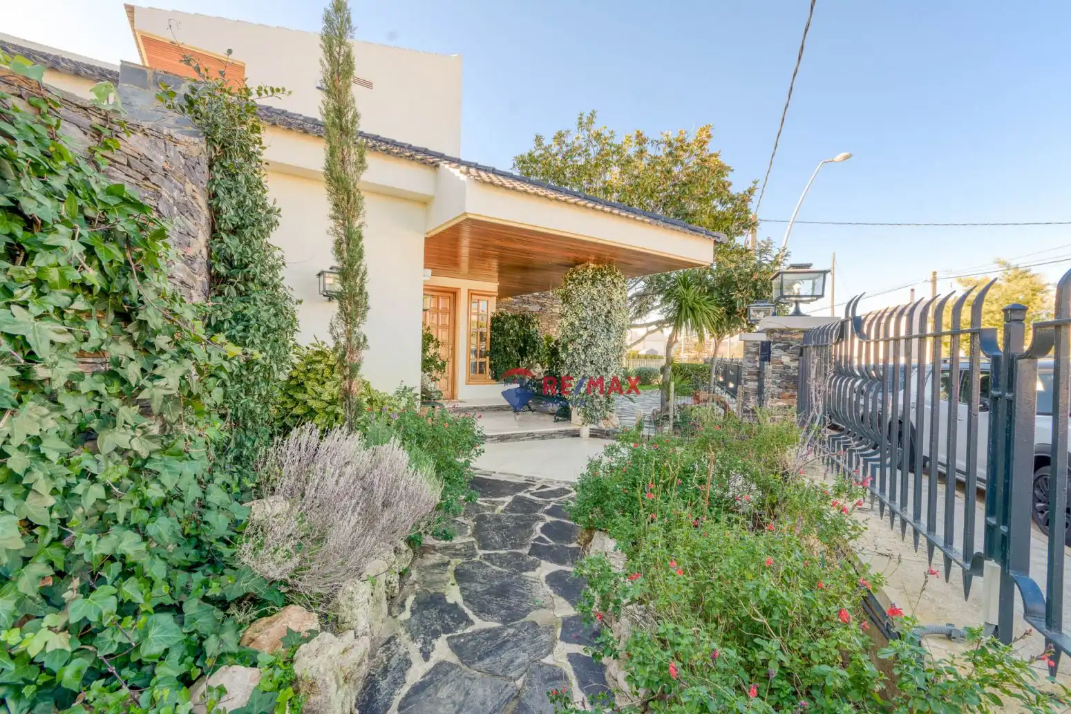 Vista exterior de Casa o xalet en venda en Roses amb Aire condicionat, Jardí privat i Terrassa