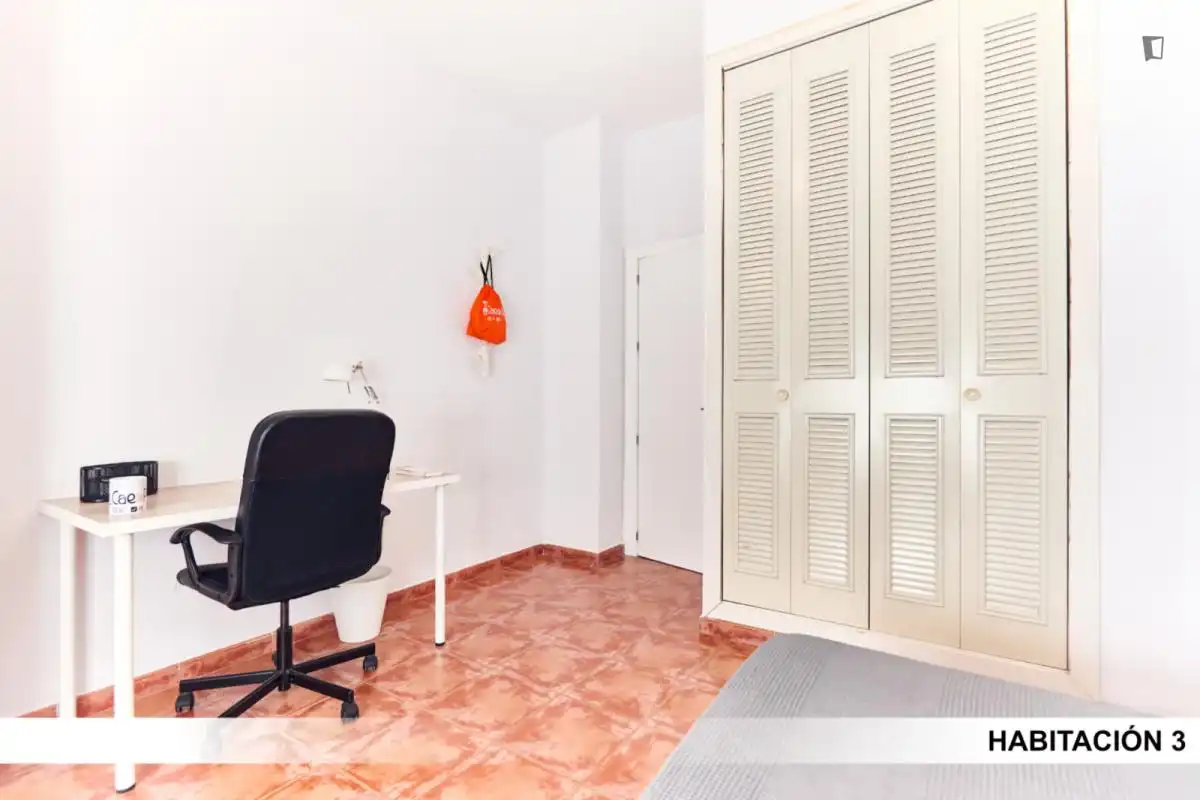 Dormitori de Apartament per a compartir en Alcalá de Guadaira amb Aire condicionat, Calefacció i Moblat