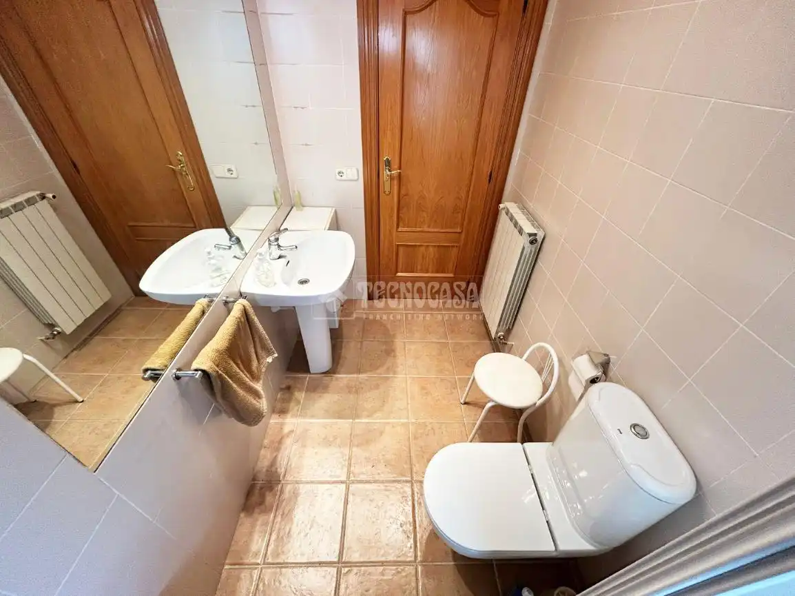 Baño de Casa o chalet en venta en Osera de Ebro con Calefacción y Jardín privado
