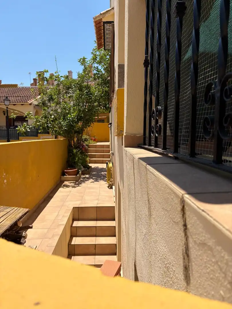 Vista exterior de Casa adosada de lloguer en Carcaixent amb Piscina comunitària