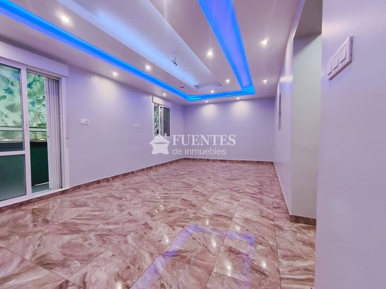 Piso en venta en Alicante / Alacant con Aire acondicionado y Terraza