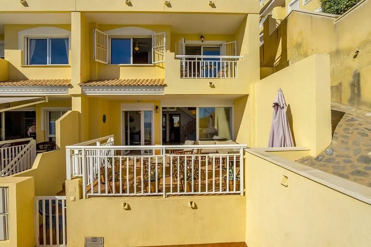 Terrasse von Maisonette zum Verkauf in Orihuela mit Klimaanlage, Privatgarten und Terrasse