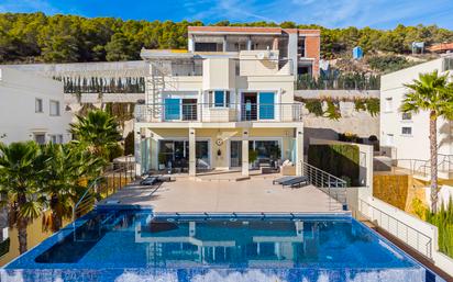 Swimming pool of House or chalet for sale in Calpe / Calp  with Air Conditioner, Private garden and Parquet flooring