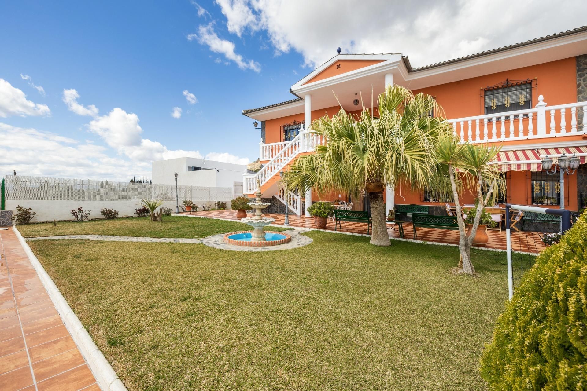 Exterior view of House or chalet for sale in Atarfe  with Air Conditioner, Private garden and Parquet flooring