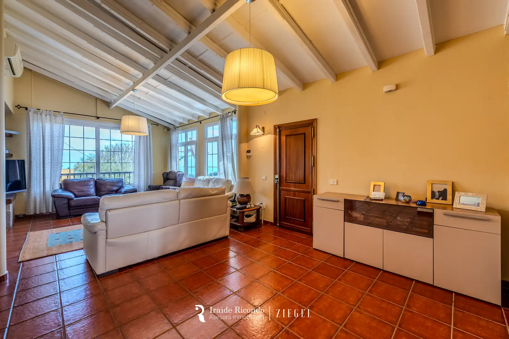 Living room of Houses for sale in Santa Brígida  with Air Conditioner, Private garden and Terrace