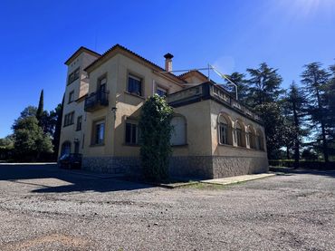 Villa avec balcon à vendre à Nord-oest
