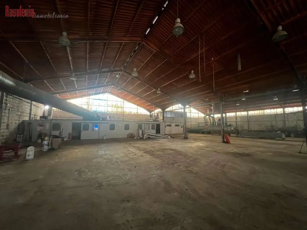 Nave industrial en venta en Cambre 