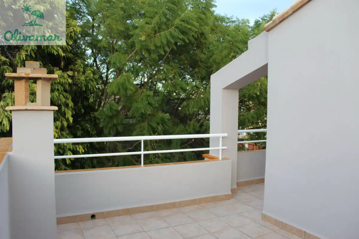 Terrassa de Casa o xalet en venda en Oliva amb Moblat