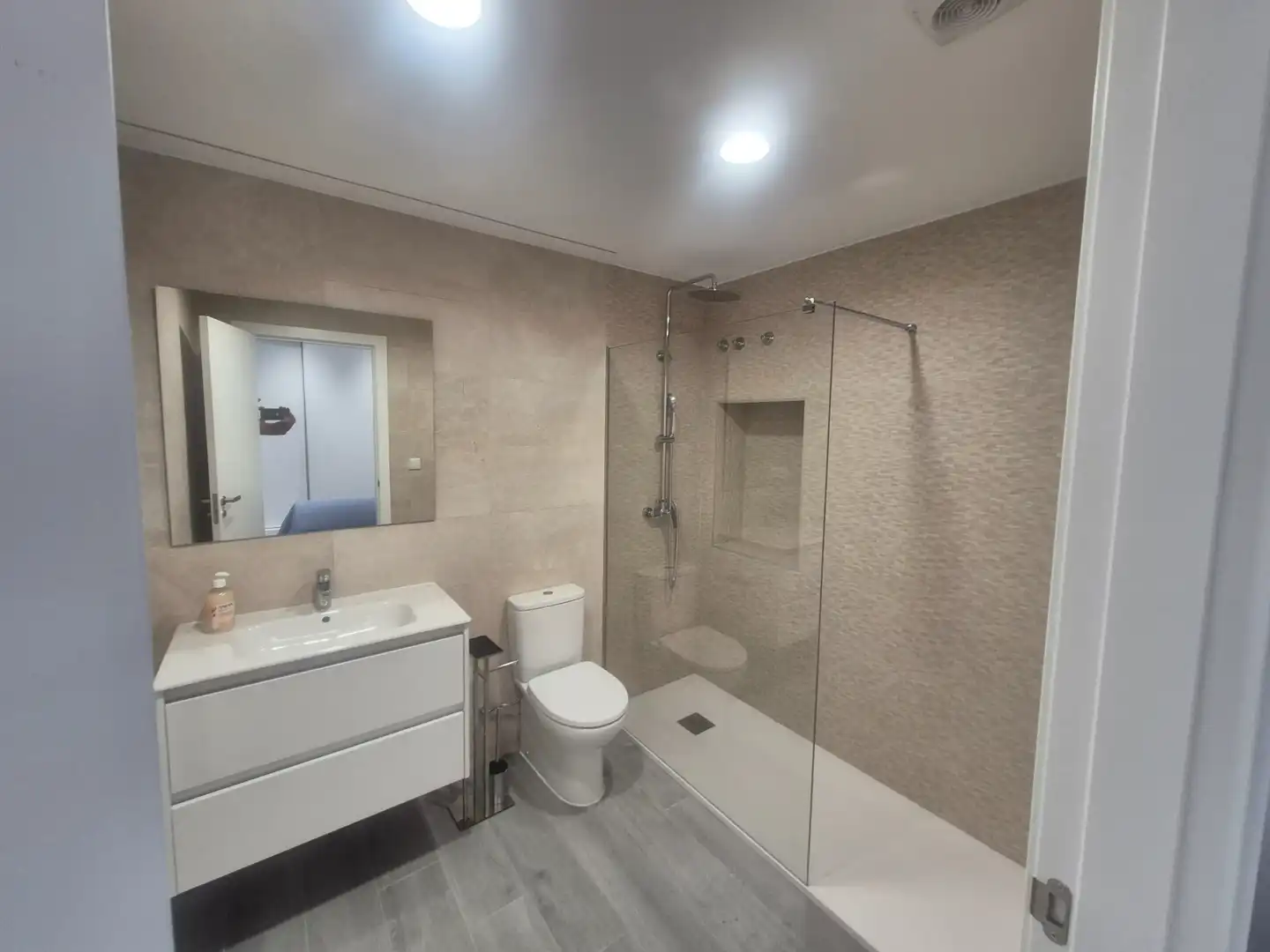 Badezimmer von Loft zur Miete in Moncada mit Klimaanlage, Heizung und Möbliert