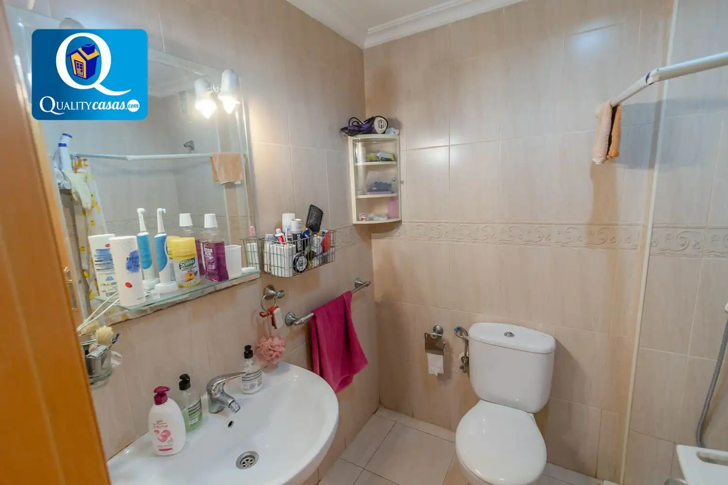 Baño de Apartamento en venta en Alicante / Alacant con Aire acondicionado y Terraza