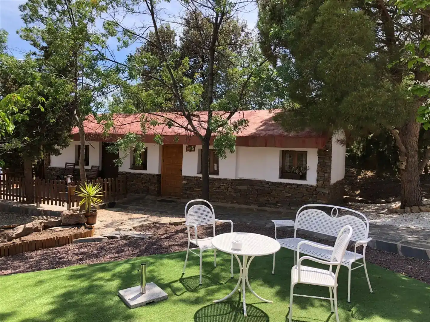 Vista exterior de Finca rústica en venda en Nevada amb Aire condicionat, Piscina i Balcó