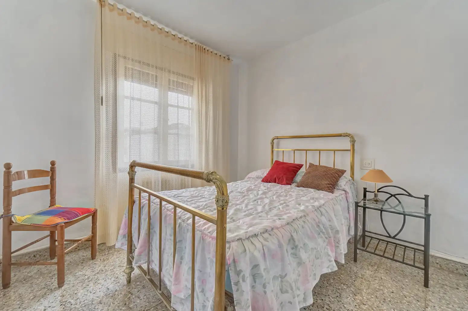 Habitación de Casa adosada en venta en Arguedas con Calefacción, Jardín privado y Terraza