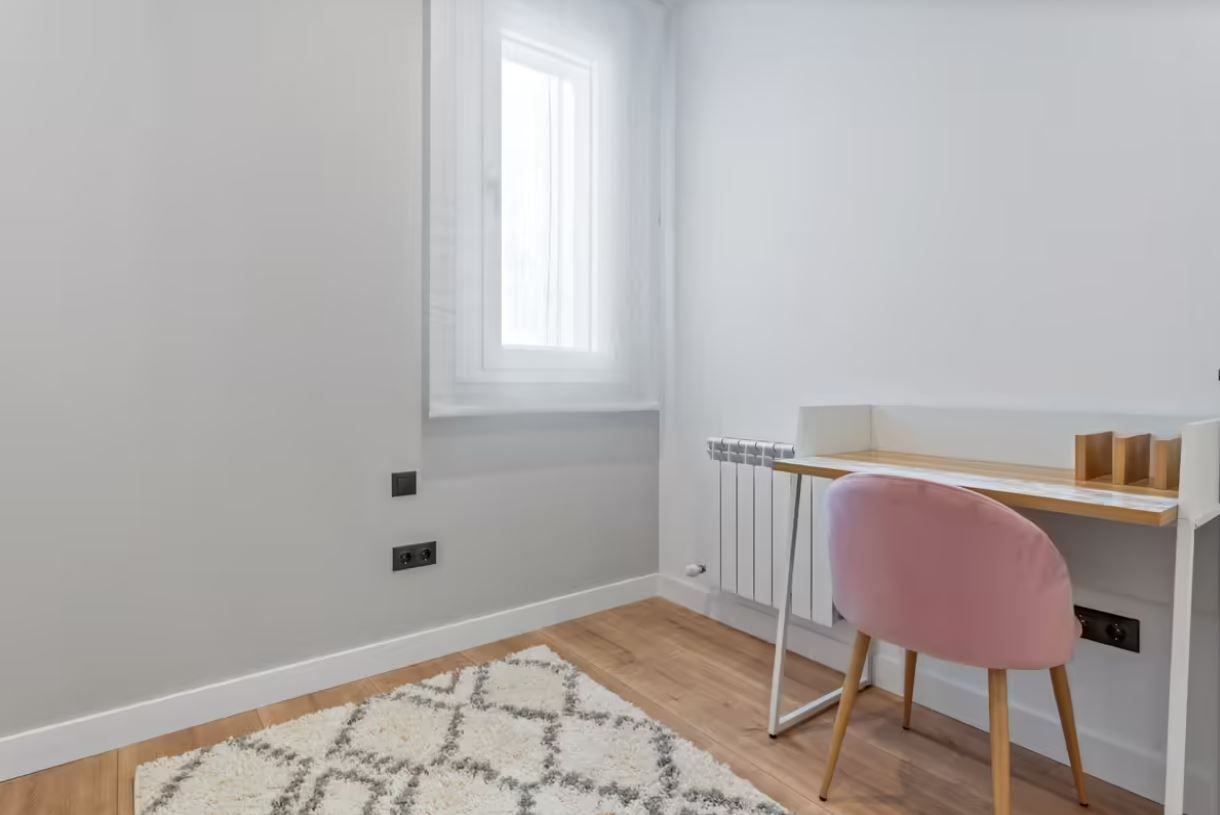 Bedroom of Flat to rent in Salt  with Air Conditioner, Furnished and Pets allowed